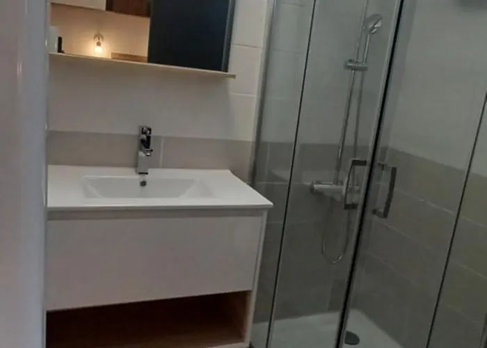 En Bois A 600 M De La *